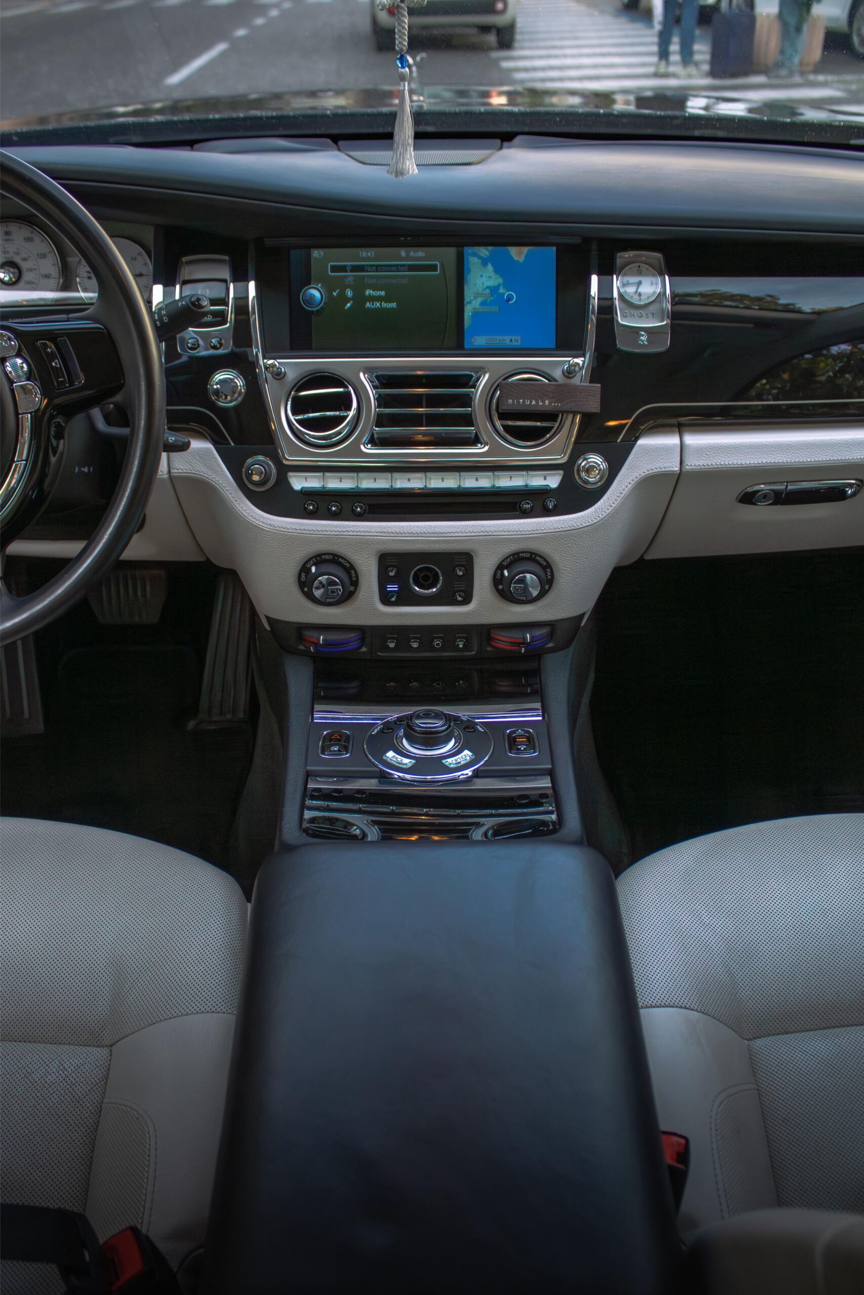 Rolls Royce Ghost 2012 570 HP + £2000 - Image 10
